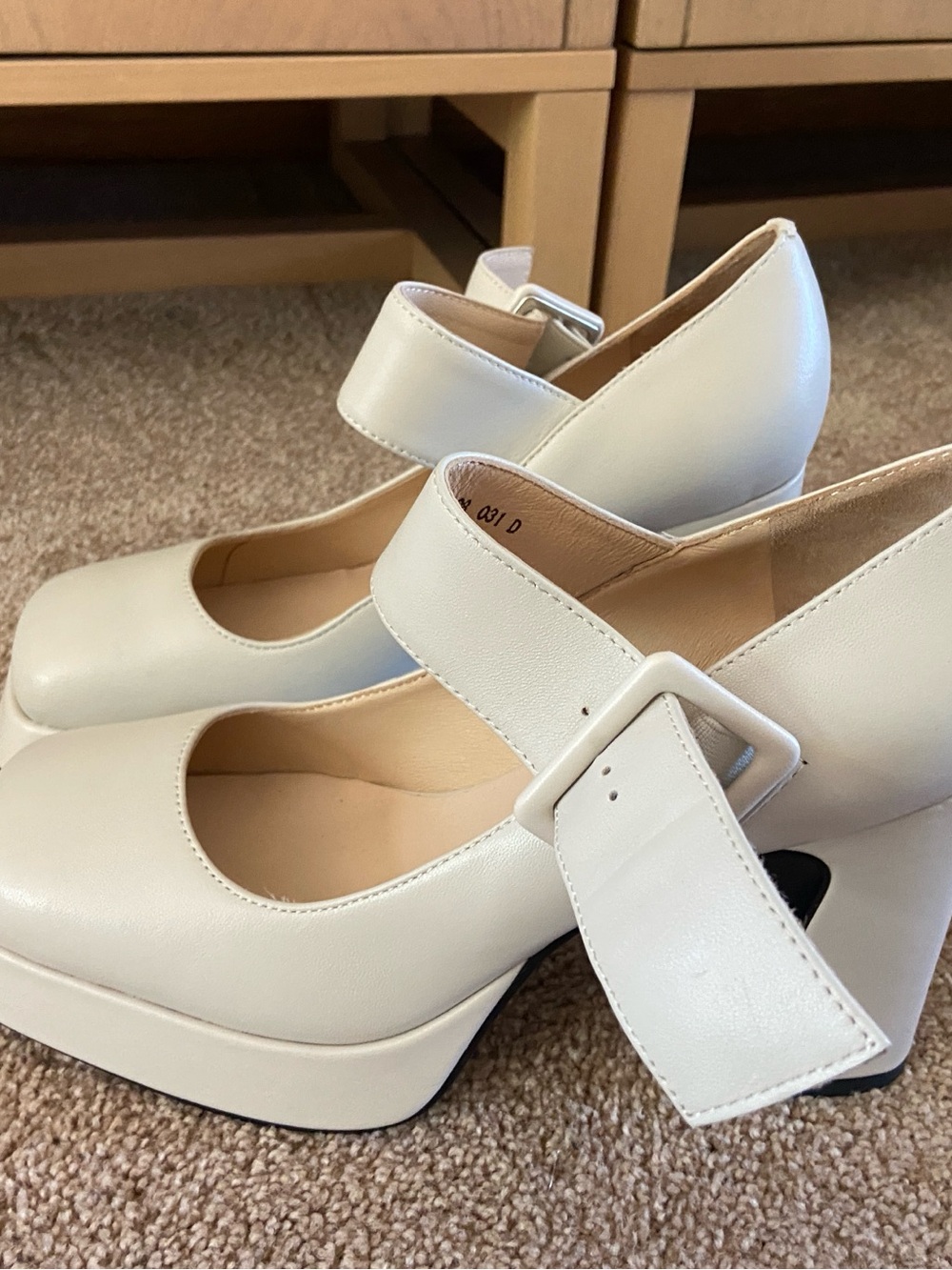 NEW!! Lonza Claudia Beige Platform Women’s Shoe’s  Size 38